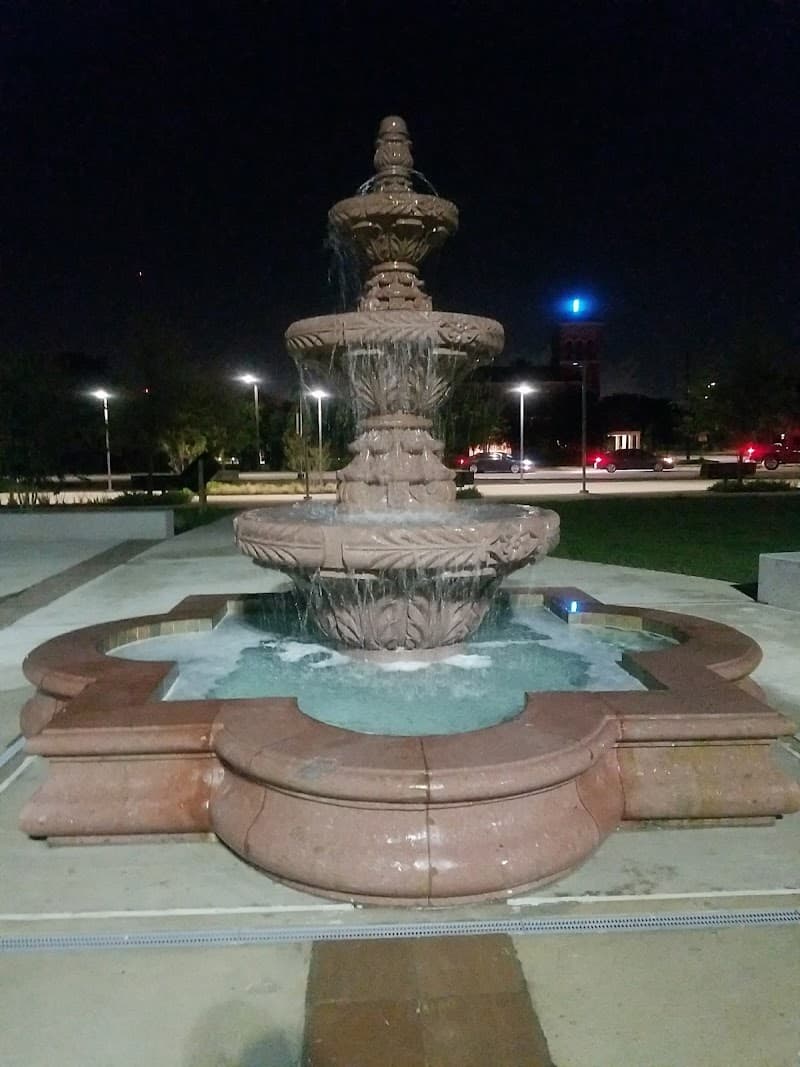 Guadalupe Plaza Park splash pad