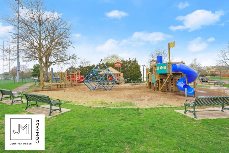 Harbor Island Park - Stephen E. Johnston Beach in Mamaroneck, New York