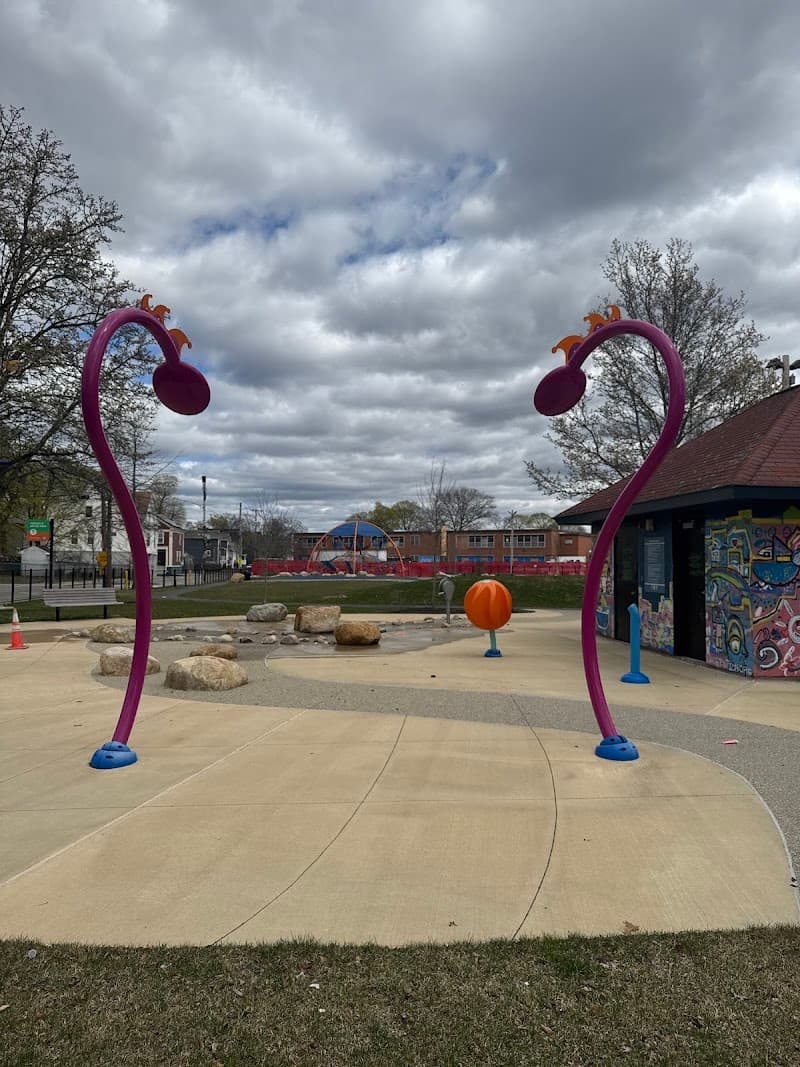 Harriet & Sayles Park Splash Pad splash pad