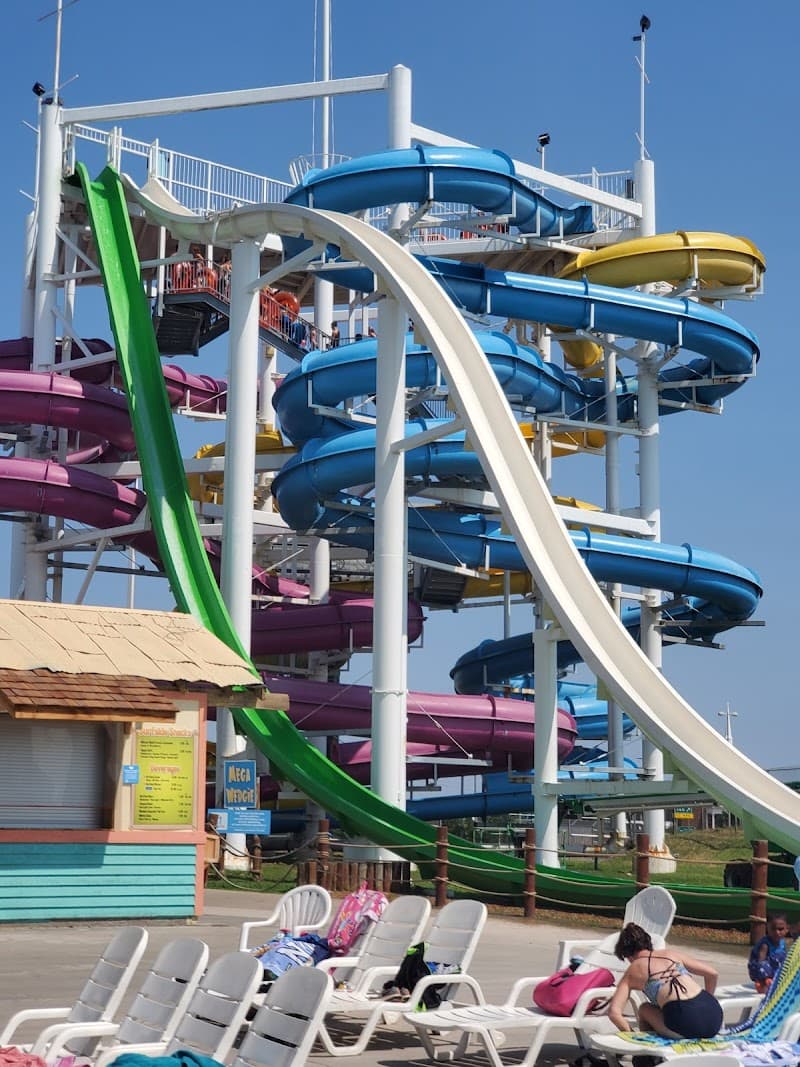 Hurricane Harbor Oklahoma City splash pad