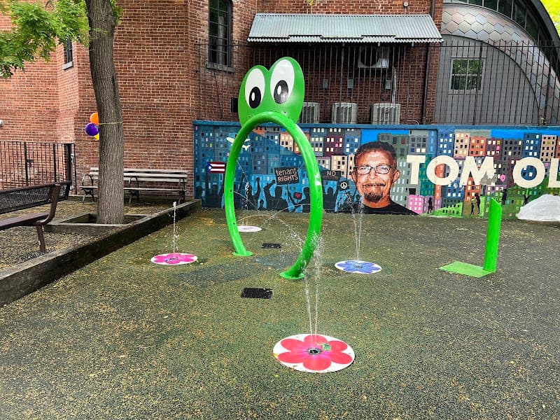 Legion Park (Frog Park splash pad