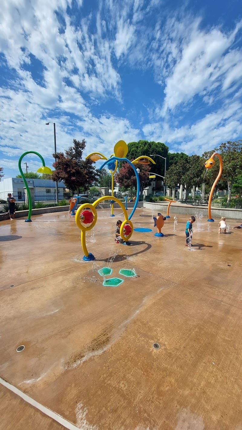 LEO Park Splash Pad splash pad