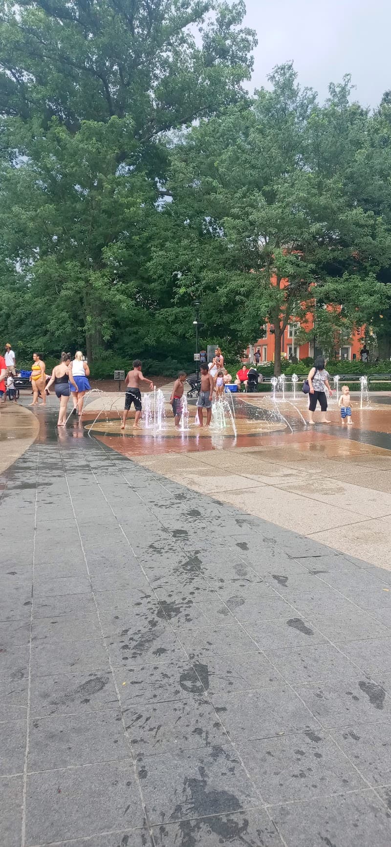 Smale Riverfront Park Interactive Fountains splash pad