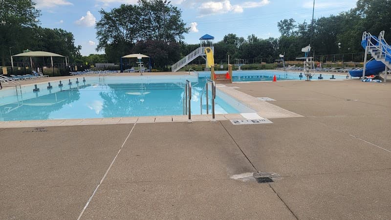 Sprayfari Aquatic Park in Alsip, Illinois