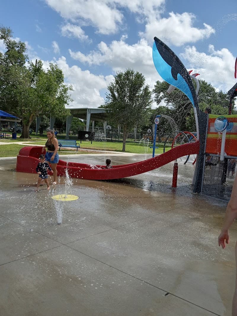 Travis Park Splash Pad in Rosenberg, Texas